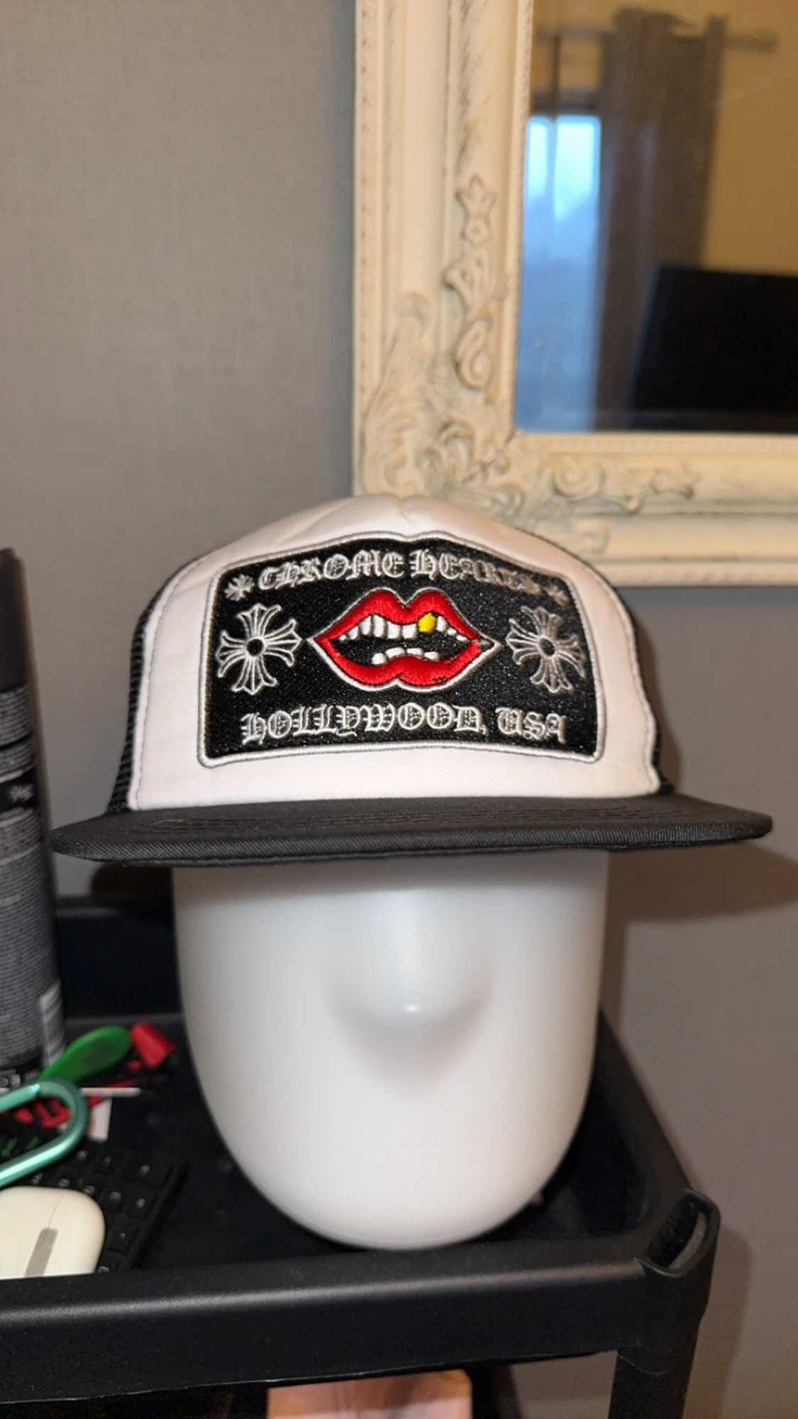 Chrome Hearts truckerkeps svart/vit