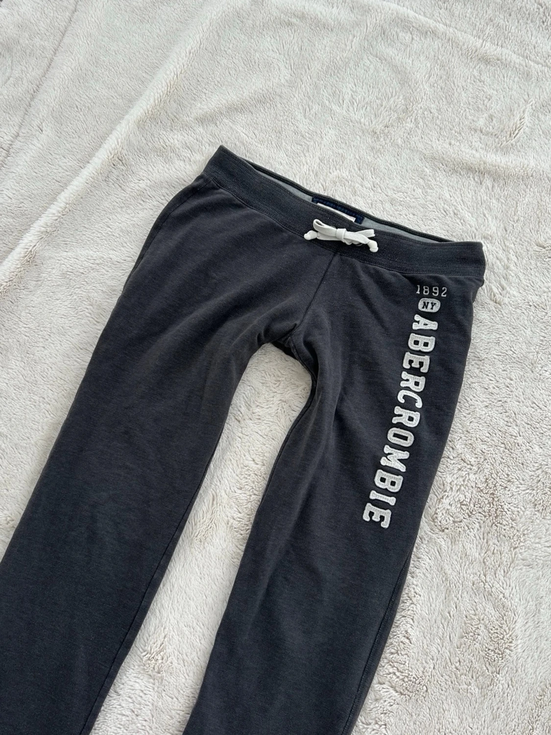 Abercrombie & fitch lågmidjade byxor  - 1