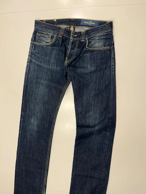 Dondup jeans - Dondup stanart jeans. (Sällsynt modell). W32. Skick 9/10 inga deffekter. Kan gå ner i pris vid snabb affär!