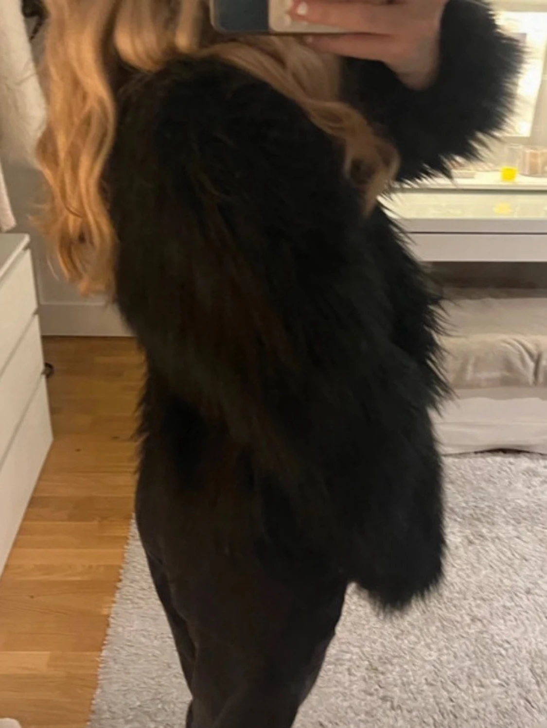 Svart pälsjacka med lång ärm - 3