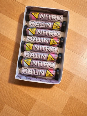 Fyverkerier  - Säljer en låda med 8 fyrverkerier per låda. Pris kan diskuteras. Köp två lådor få de för 340kr