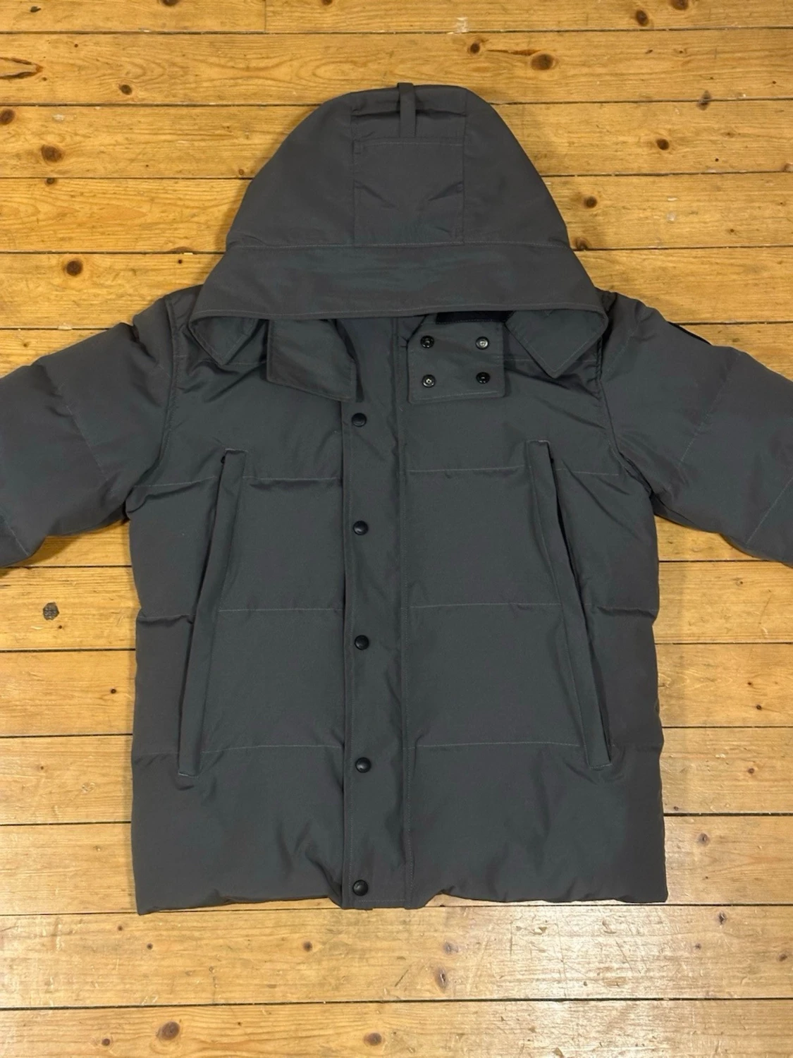 Mörkgrå dunjacka från Canada Goose - 2