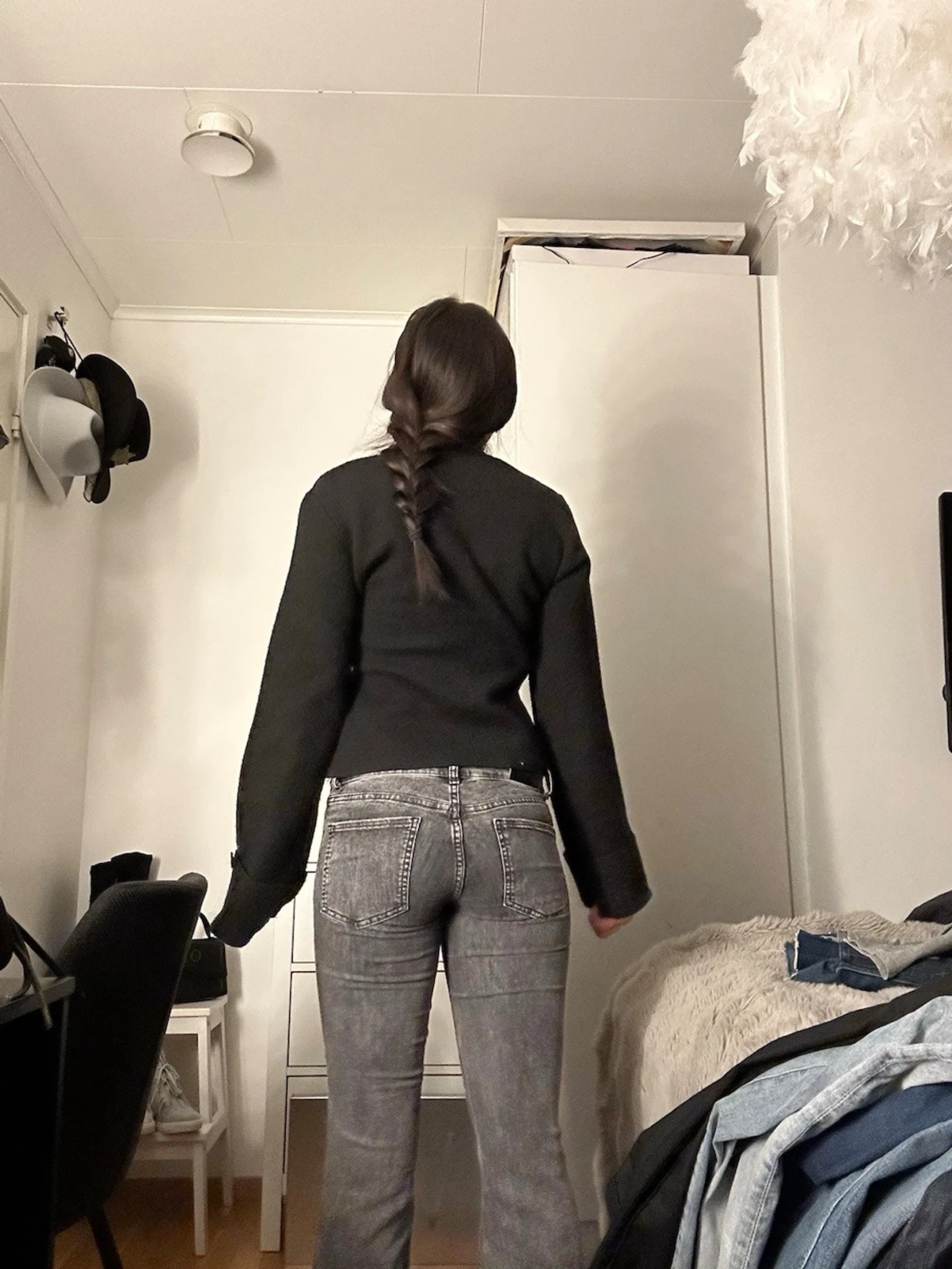 Grå bootcut jeans med fickdetaljer - 3