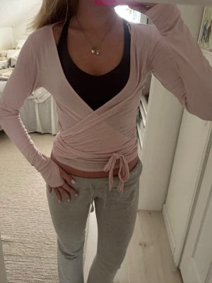 Rosa balett wrap top - Så fin och nästan helt oanvänd!! Pris går alltid att diskutera❤️