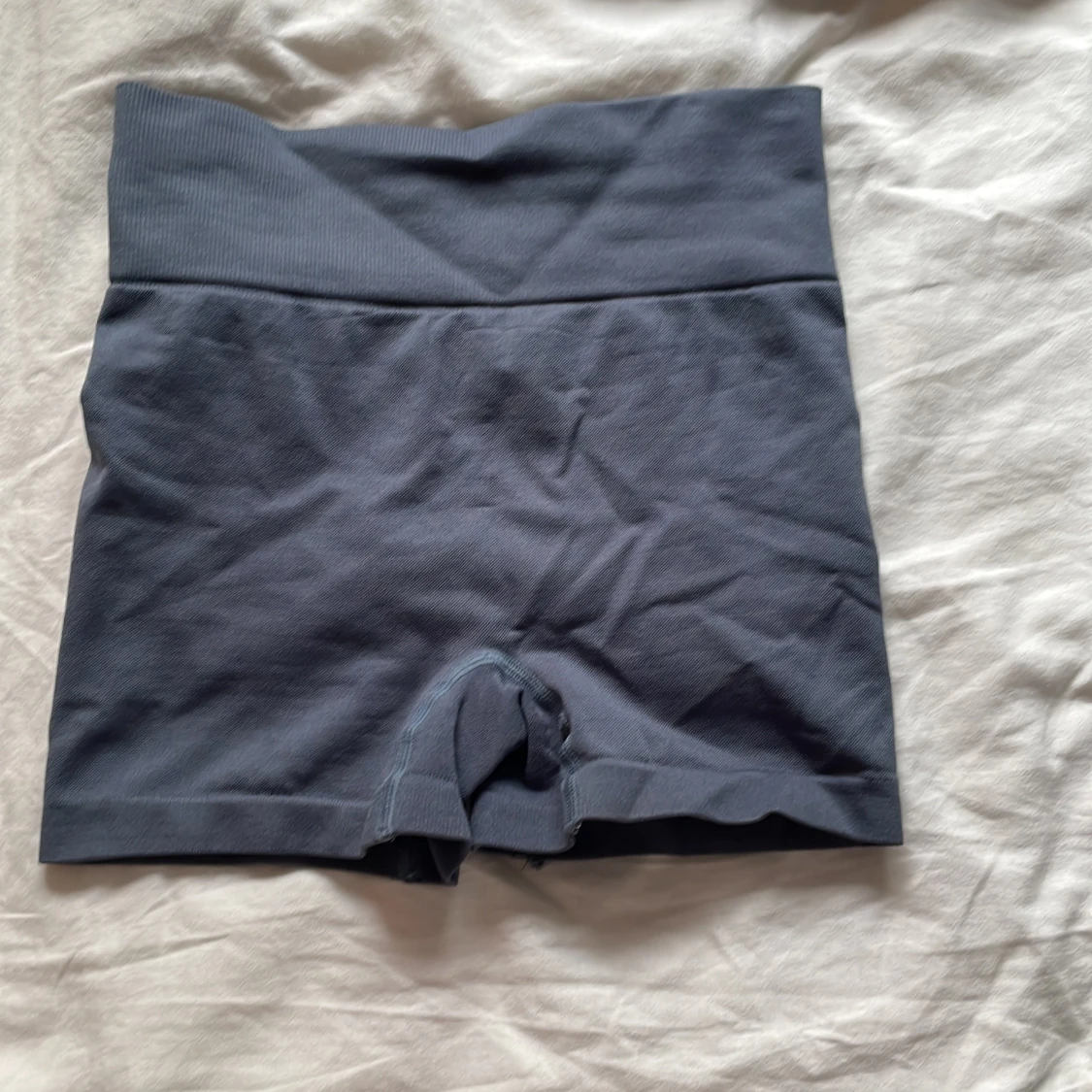 Träning shorts med skrunsch  - 1