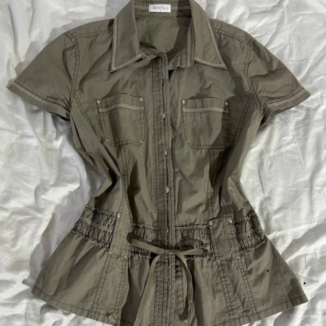 Camo grön tröja med knyt från Bonita