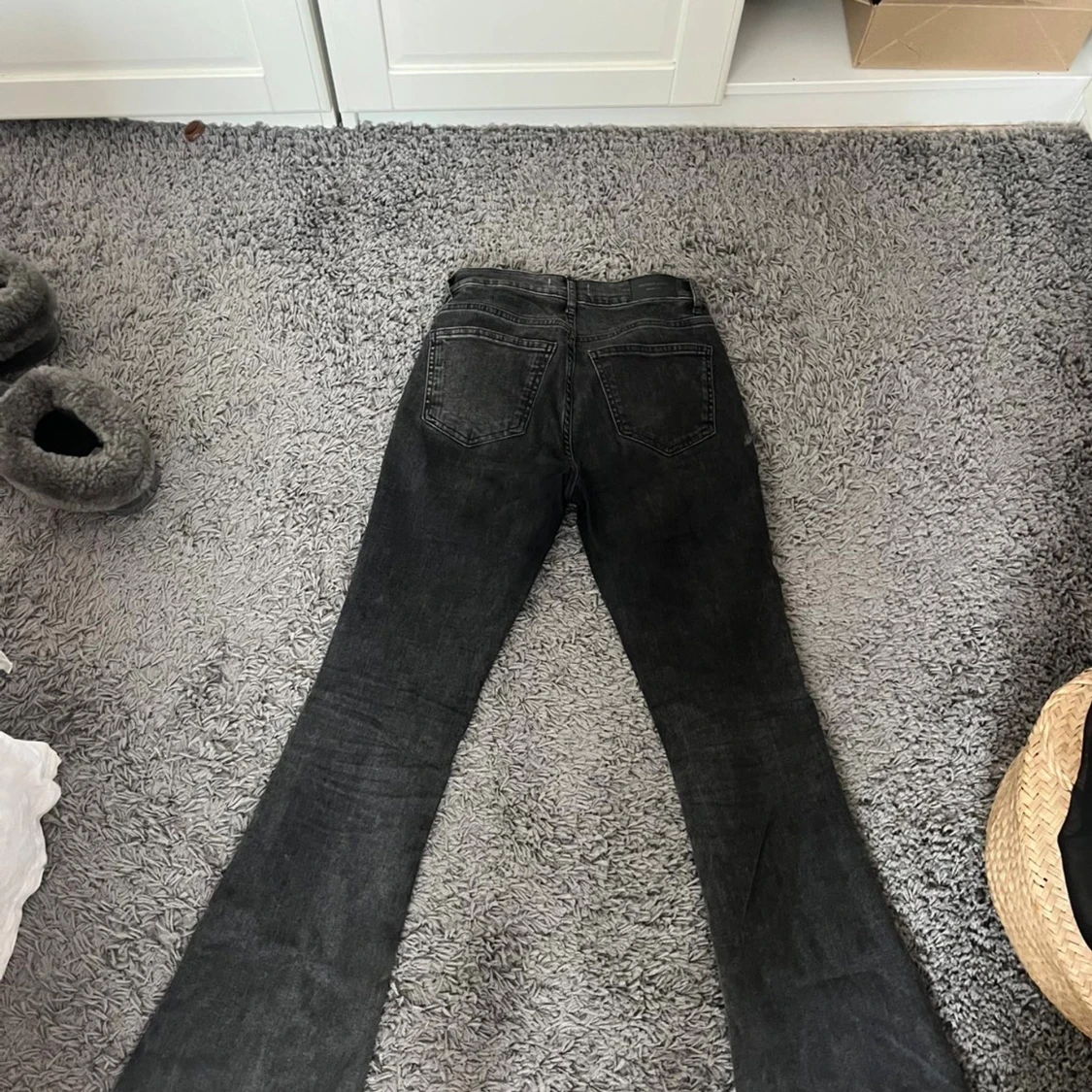 Gråa  bootcut jeans med utsvängda ben - 2