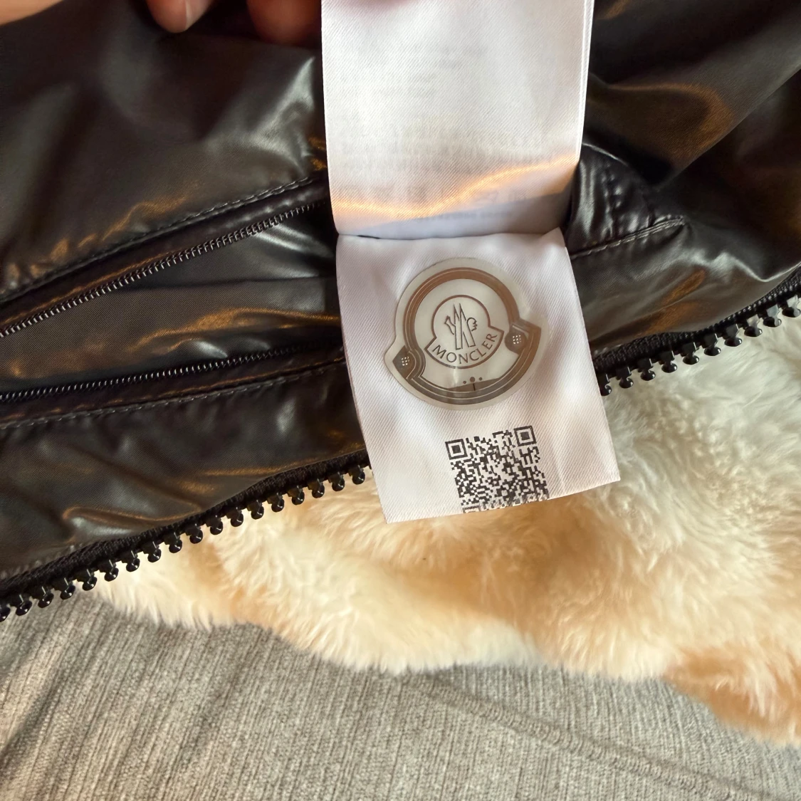 Moncler Maya svart storlek 3 - 3
