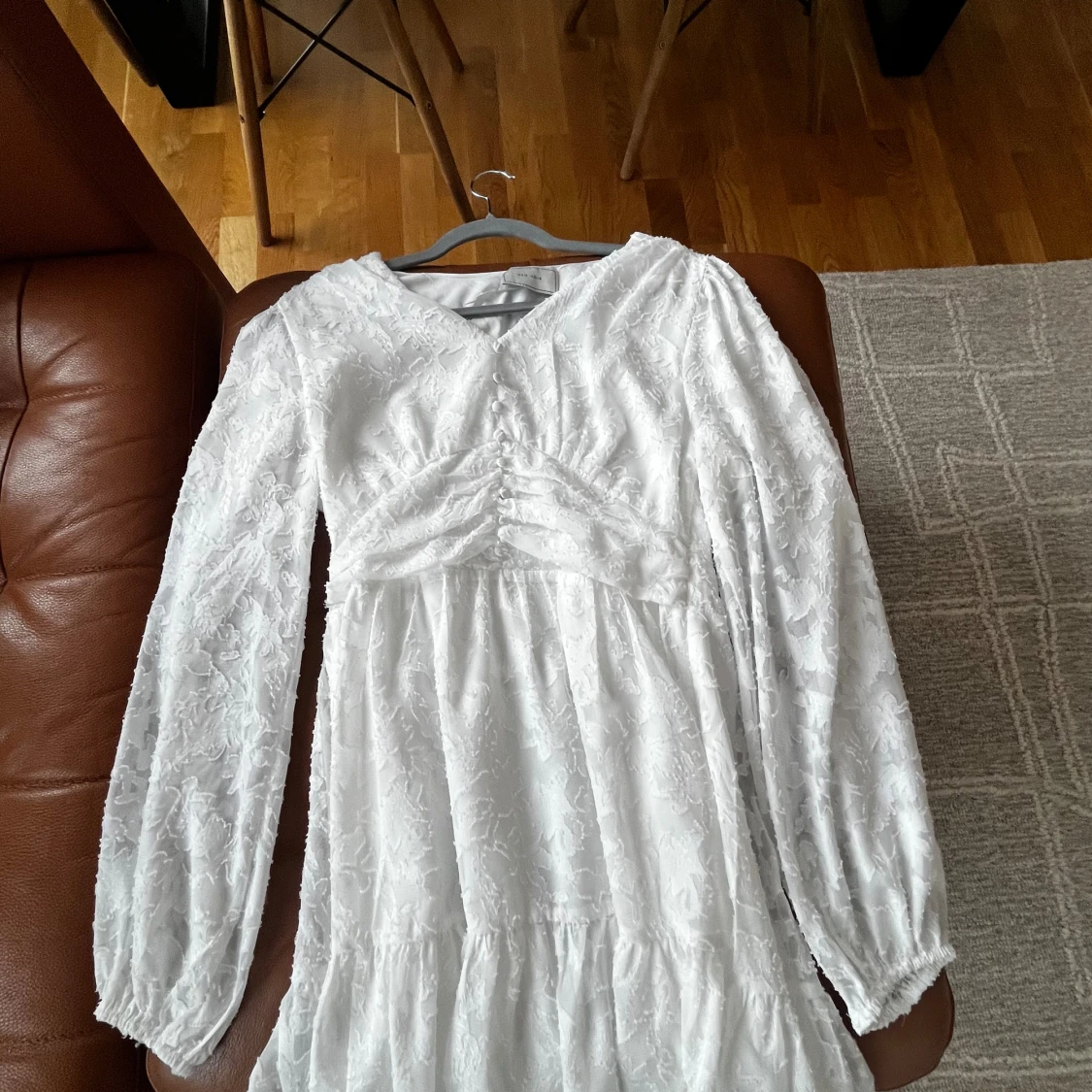 Vit kortklänning från Neo Noir