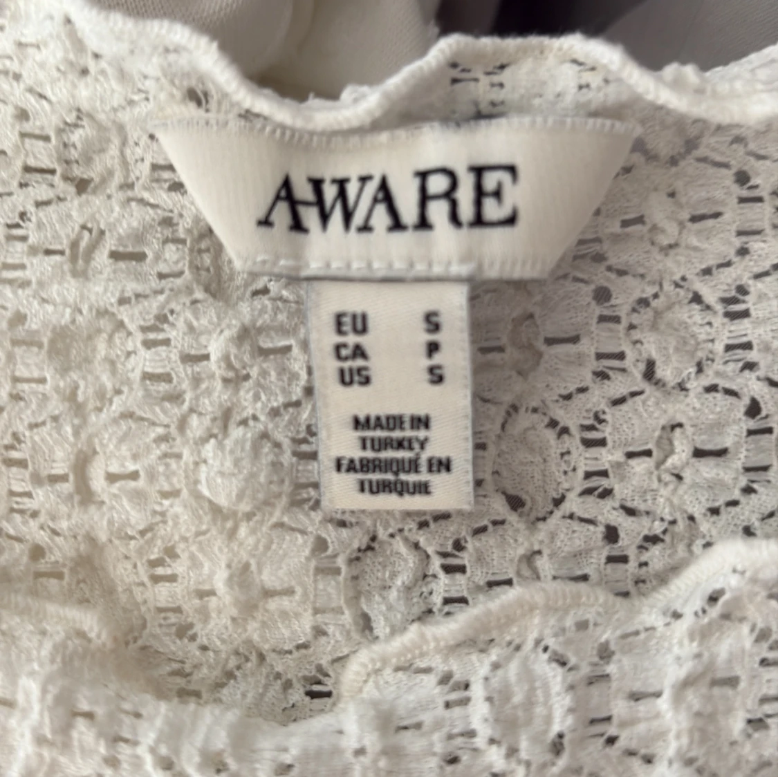 Vit spetsblus från AWARE, storlek S - 2