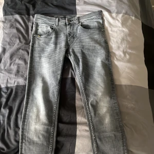 Tiger of sweden jeans gråa slim - Gråa tiger of sweden jeans. Alltid öppen för prisförslag❤️