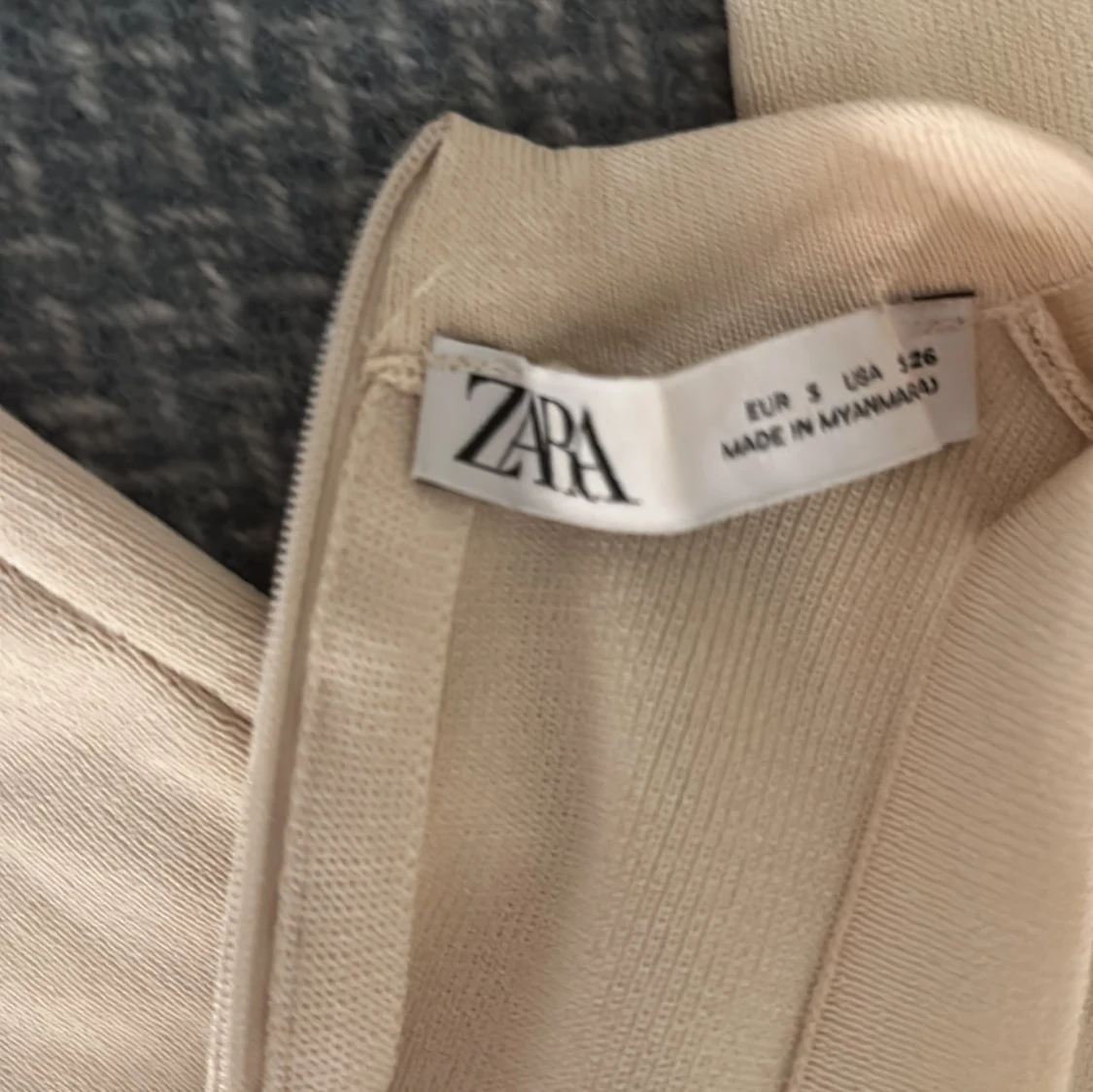 Beige långärmad topp från Zara - 2