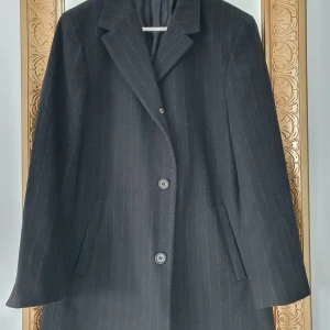 Kappa - Lite nopprig därför priset, annars är I gott skick. Storlek etiketten är tyvärr inte kvar men den är storlek L