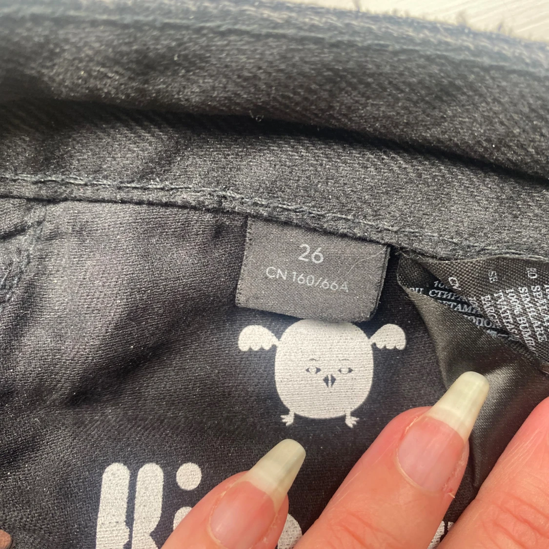 Svarta raka jeans från Monki, stl 26 - 3