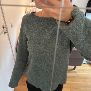 Grön stickad tröja - Grön sticlad tröja från only!