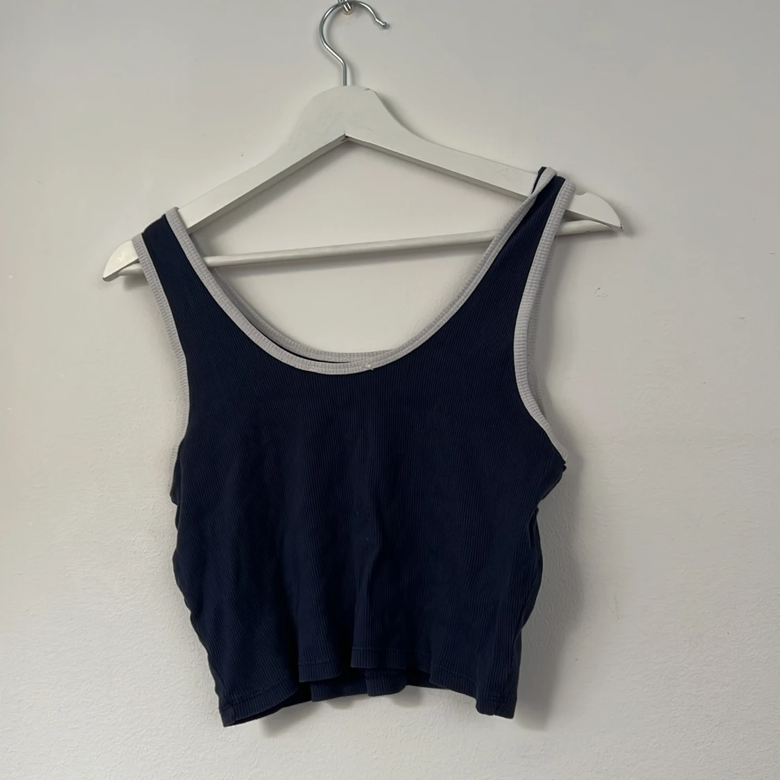 Mörkblå croppad linnetopp Pull&Bear - 1