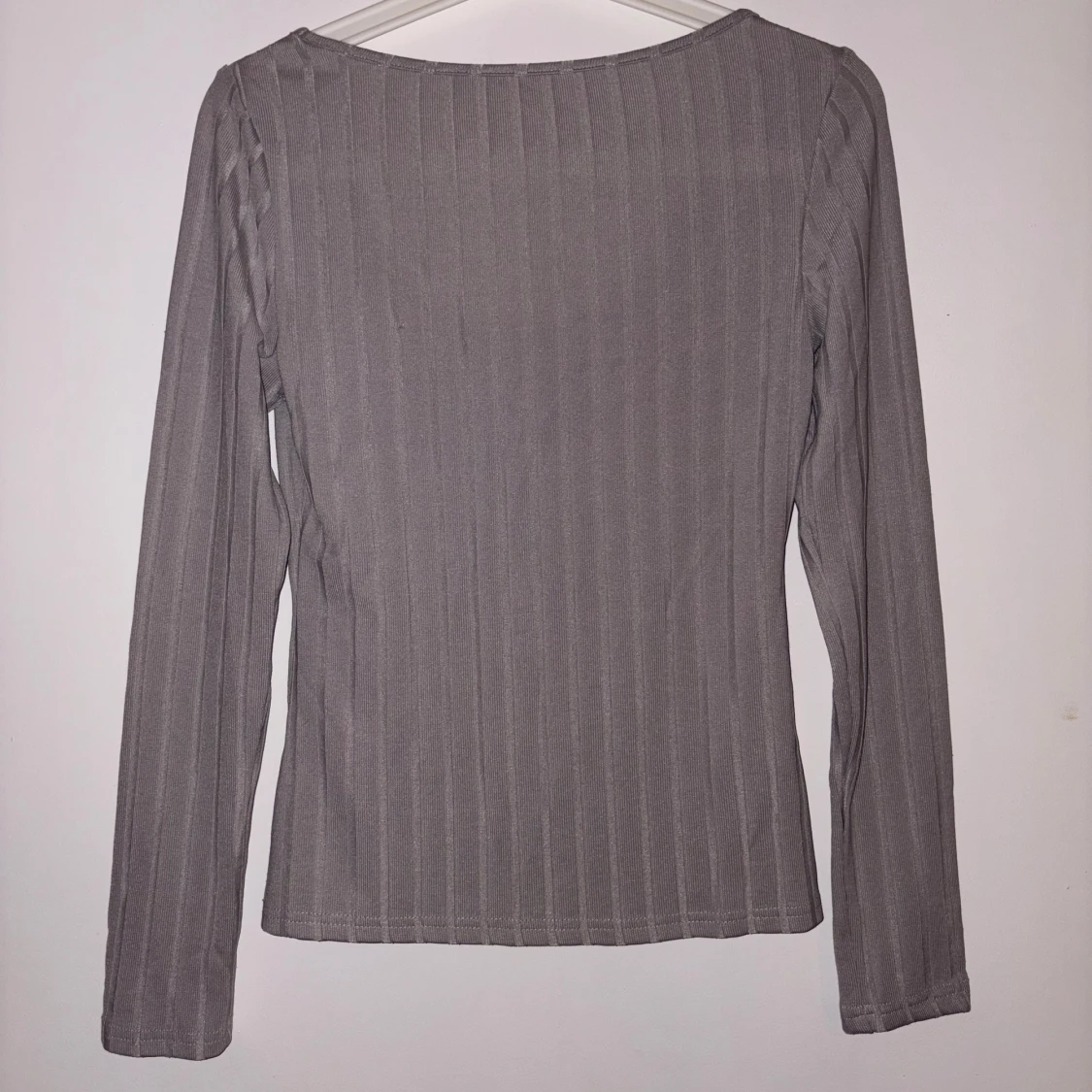 Grå ribbad långärmad topp - 2