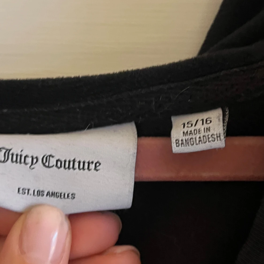 Svart velourhoodie från Juicy Couture - 1