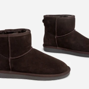 Mörkbruna uggs - Mörkbruna uggs från din sko, egna bilder tas senare 