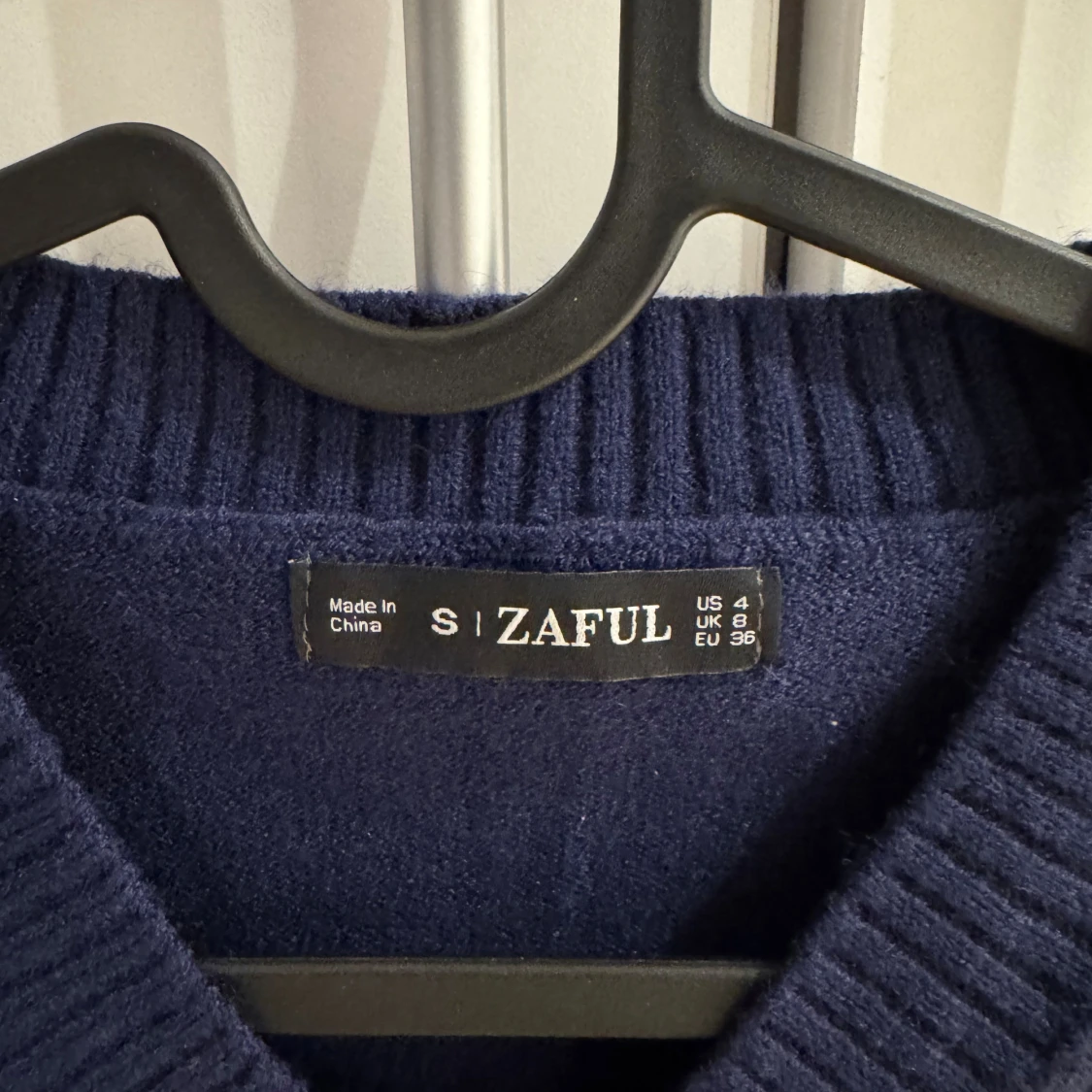 Mörkblå stickad väst från Zaful - 2