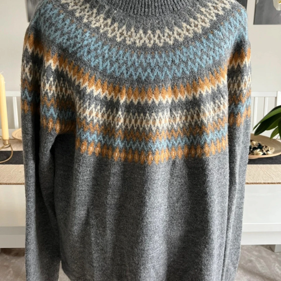 Grå stickad tröja med mönster från ONLY - 2