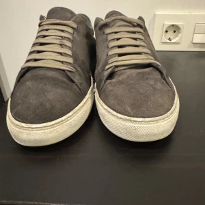 Axel arigato skor  - Arigatos i mer än okej skick storlek 42