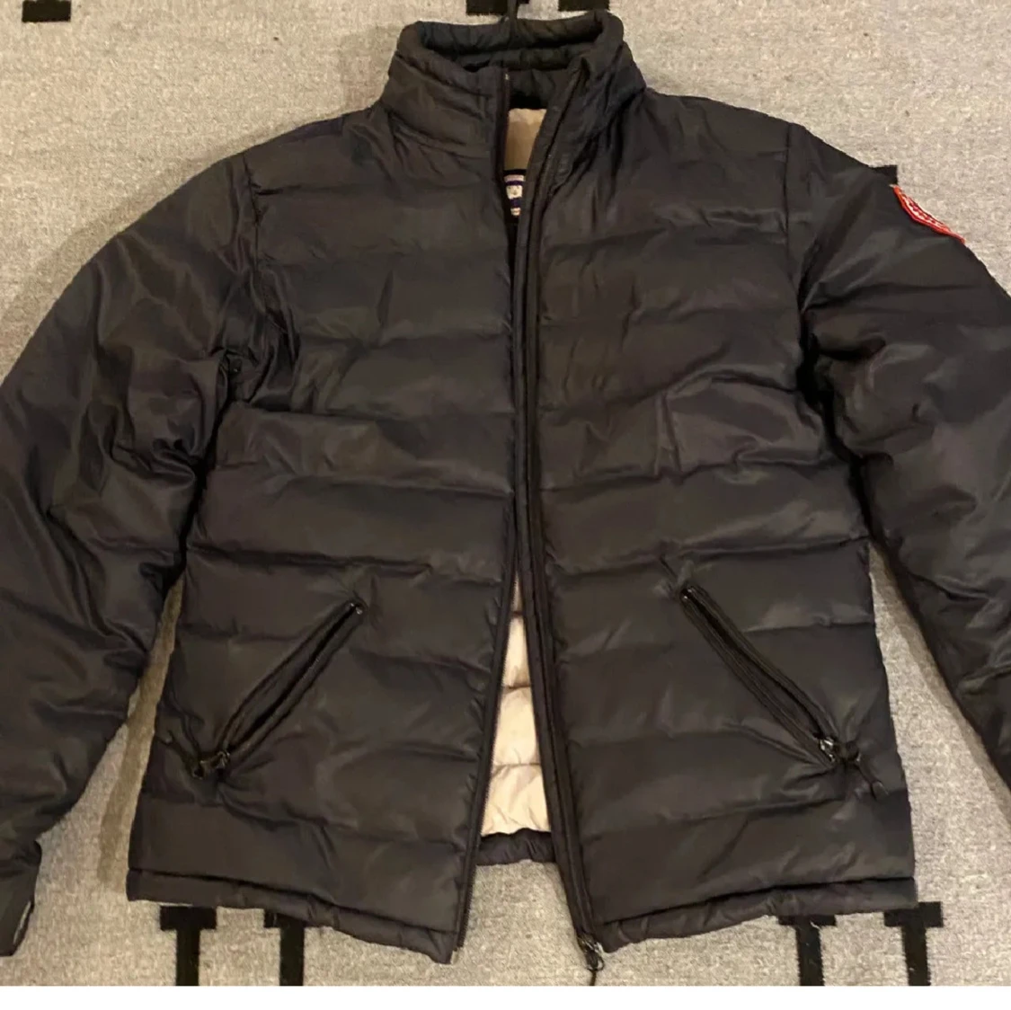 Svart dunjacka från Canada G00se