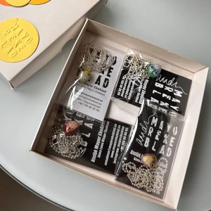 Ugglehalsband från Mayor Ekeblad - Unika halsband med uggleberlocker i olika färger från Mayor Ekeblad. 4st helt nya🧡