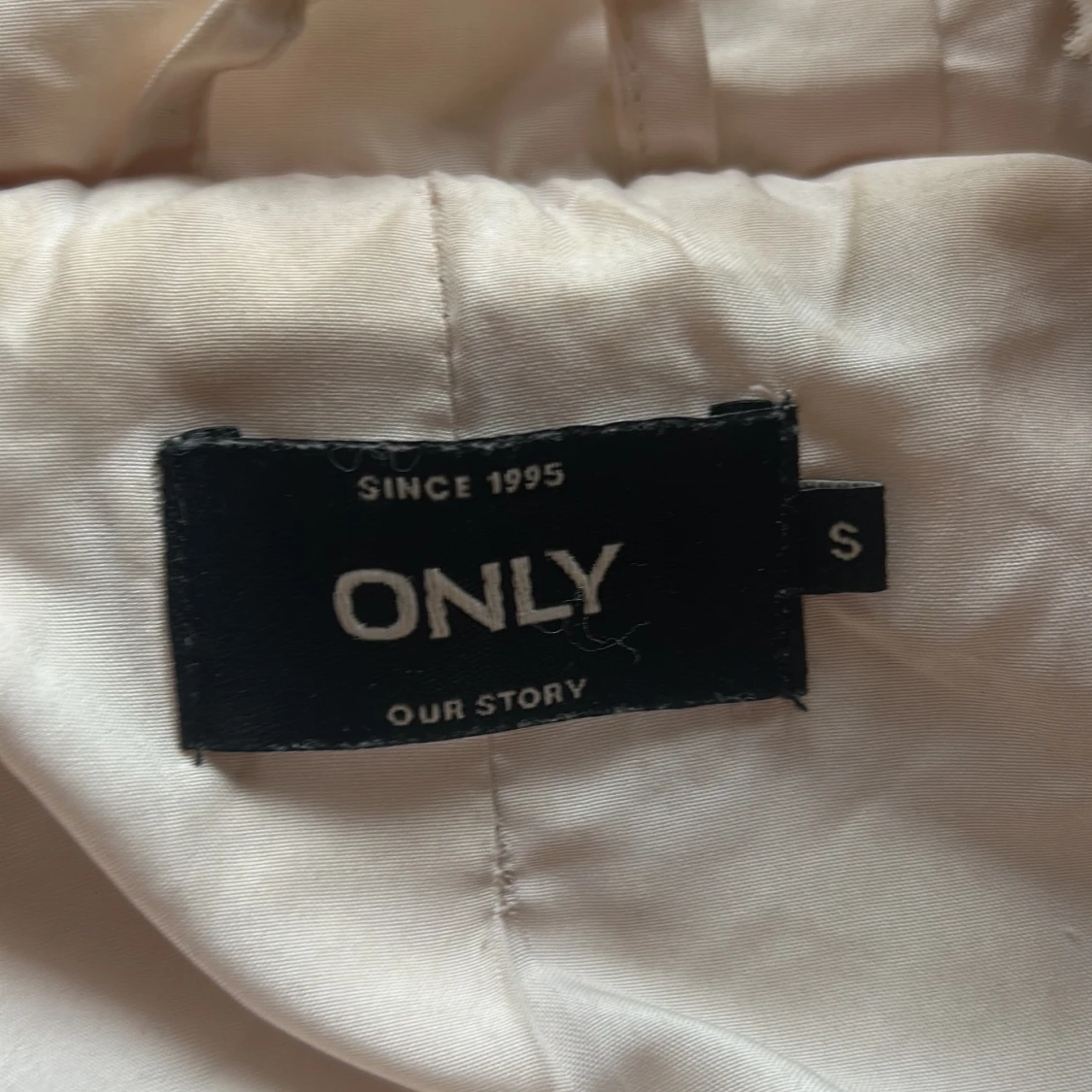 Beige teddyjacka med huva från ONLY - 2