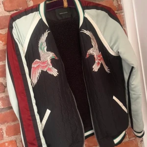 Fodrad jacka  - Superfin och älskad jacka från Maison Scotch.  Jag skulle säga att det är en liten medium. Storlek 2 är svår att tolka :-).