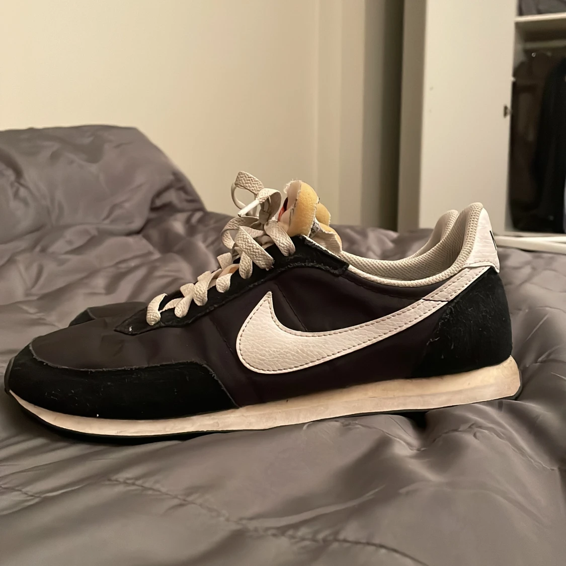 Svarta Nike sneakers strl 42,5 - 1