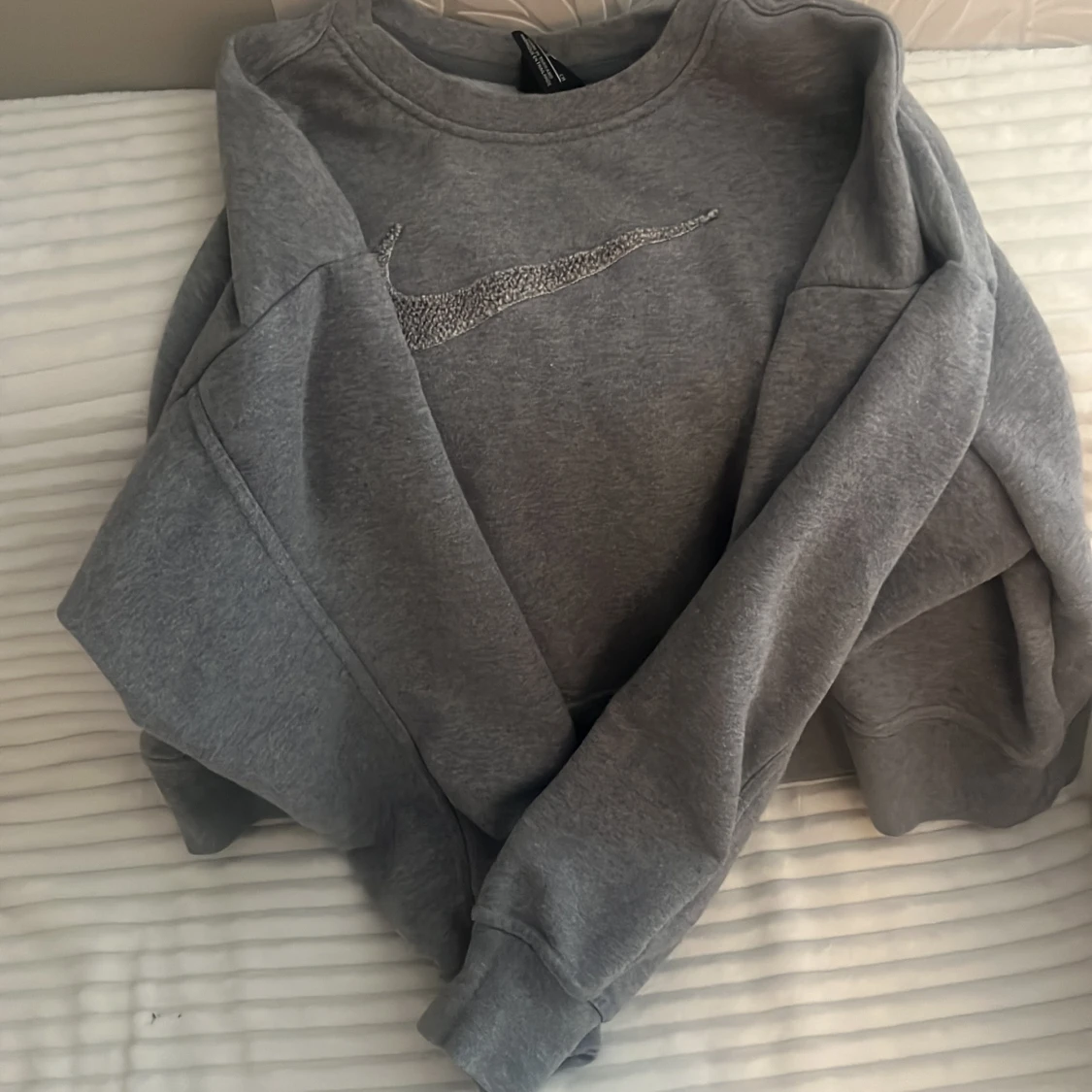 Grå sweatshirt från Nike med logga - 2