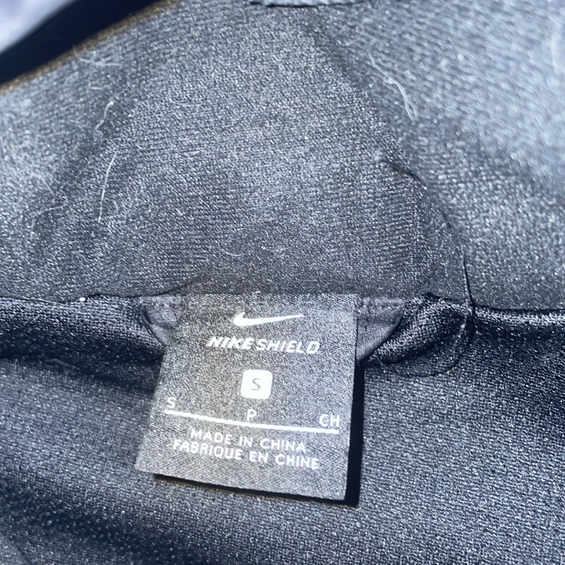 Svart Nike Shield vindjacka S - 2