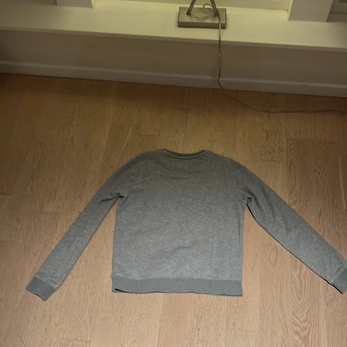 Grå sweatshirt från GANT i S - 2