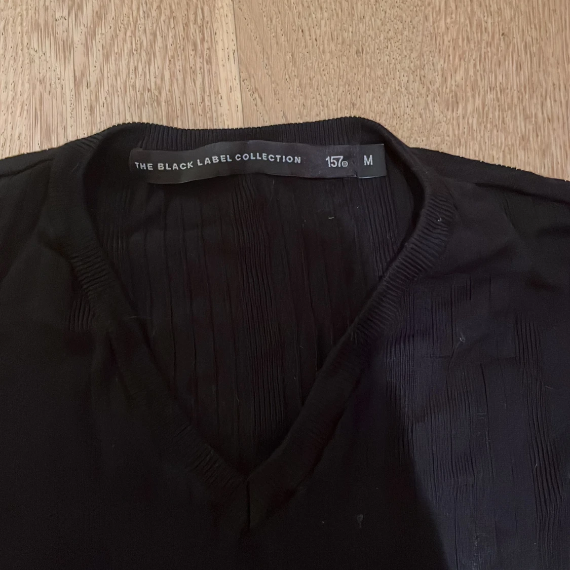 Svart v-ringad tröja Black Label lager 157 - 1