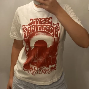 T-shirt med tryck  - Jätte fin❤️