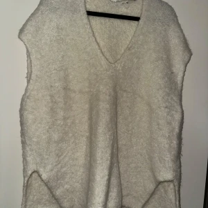 Teddy väst - Teddy liknande väst från &Otherstories, oversized 