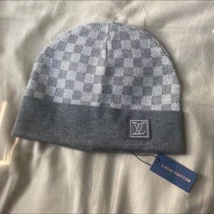 Rutig mössa - En helt ny märkesmössa som är varm och perfekt inför vintern!