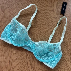 Lounge BH 🩵 - Ny superfin blå / turkos mesh bh från Lounge Underwear i storlek 65B. Nypris ca 550kr 🩵
