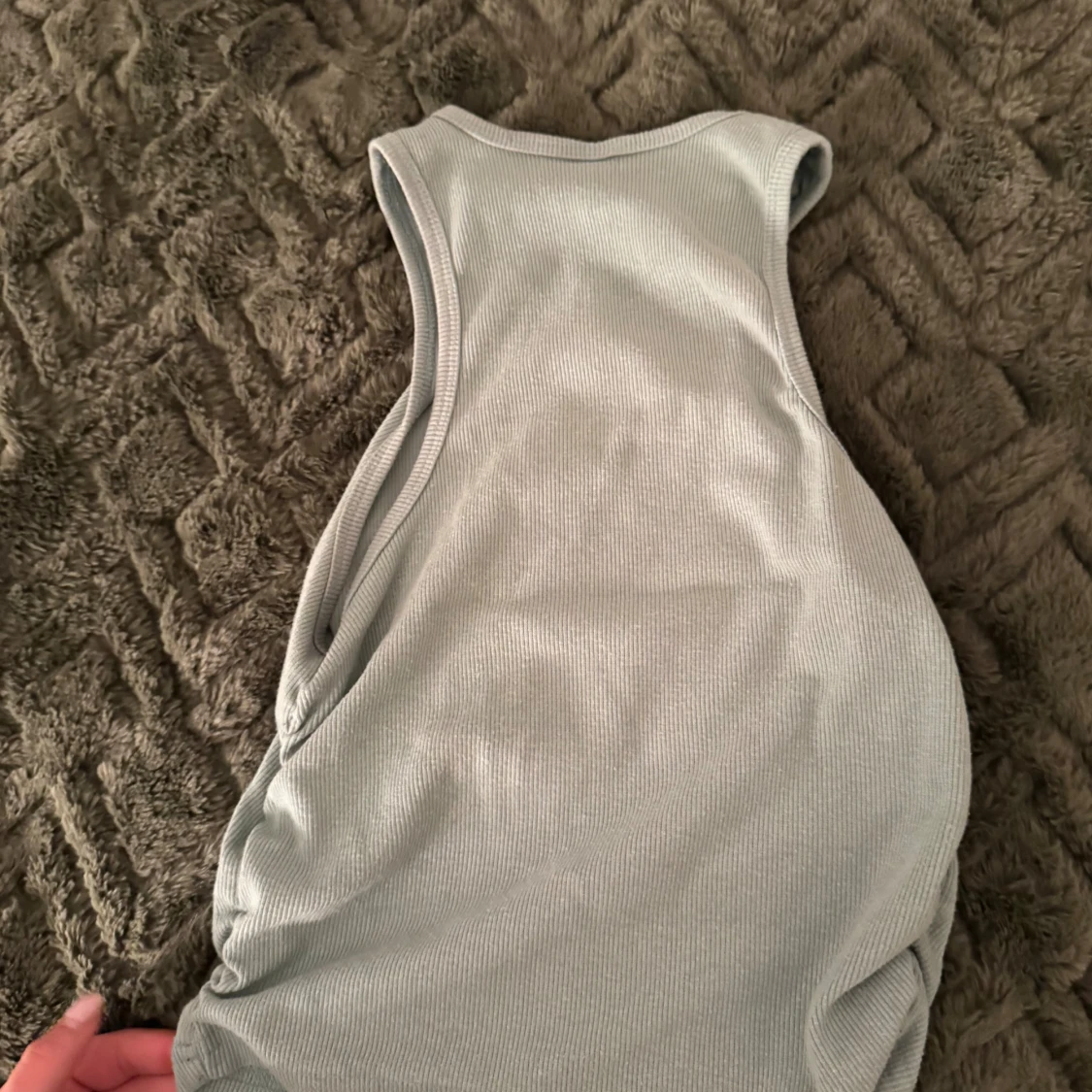 Ljusgrå ribbad topp - 2