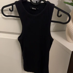 Topp - Oanvänd, normal i storleken.