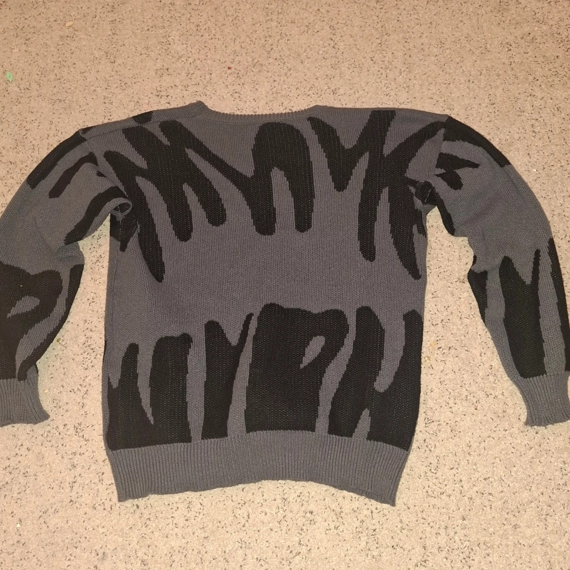 Grå och svart stickad tröja Manfinity - 1