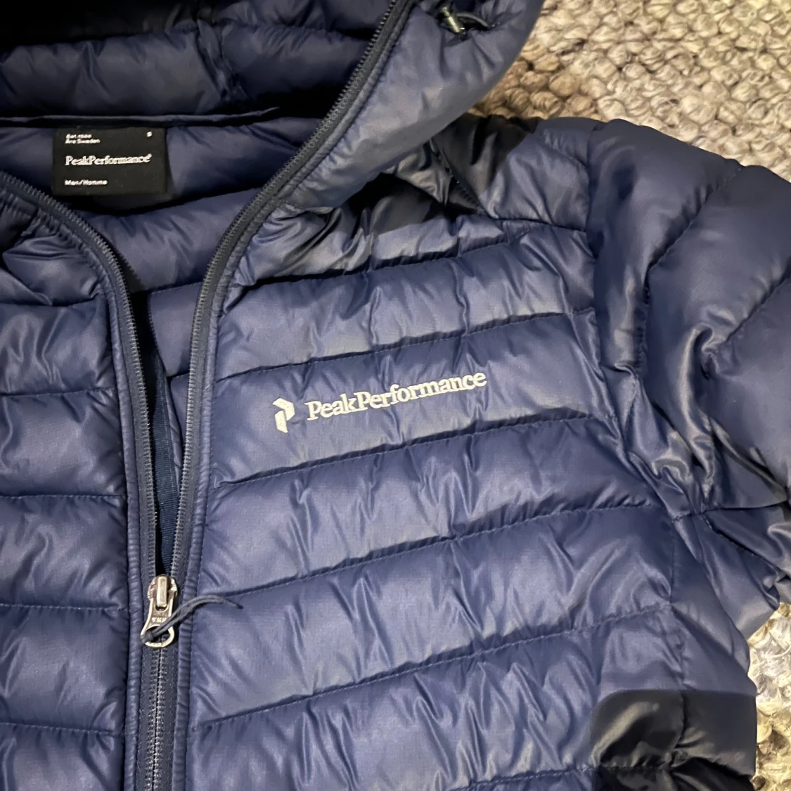 Mörkblå dunjacka Peak Performance S - 1