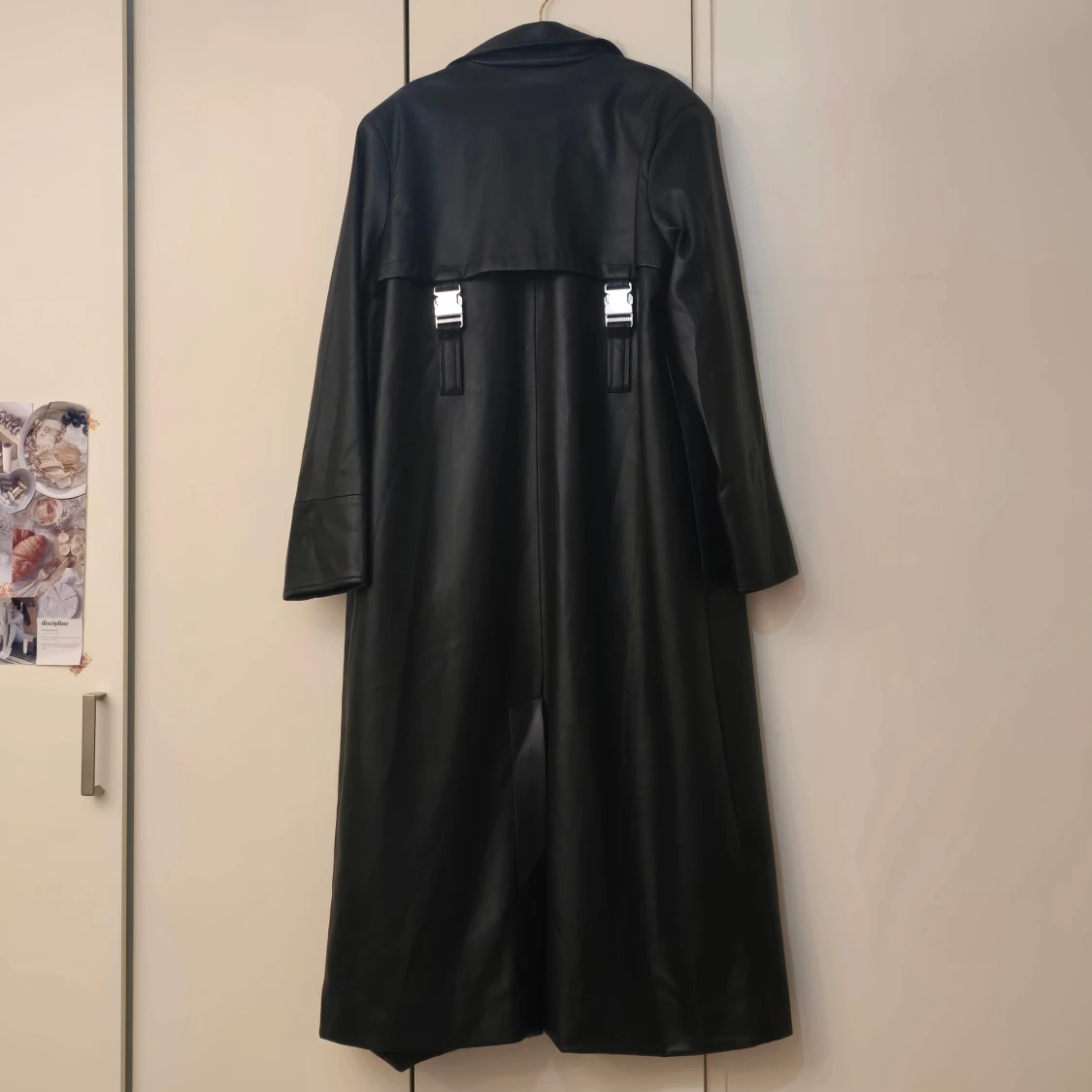 NA-KD oversized svart läder trenchcoat - 1