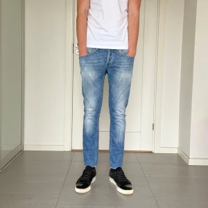 Dondup George Jeans  - Säljer nu dessa snygga dondup George Jeans, skriv för fler bilder/frågor🙌🏼