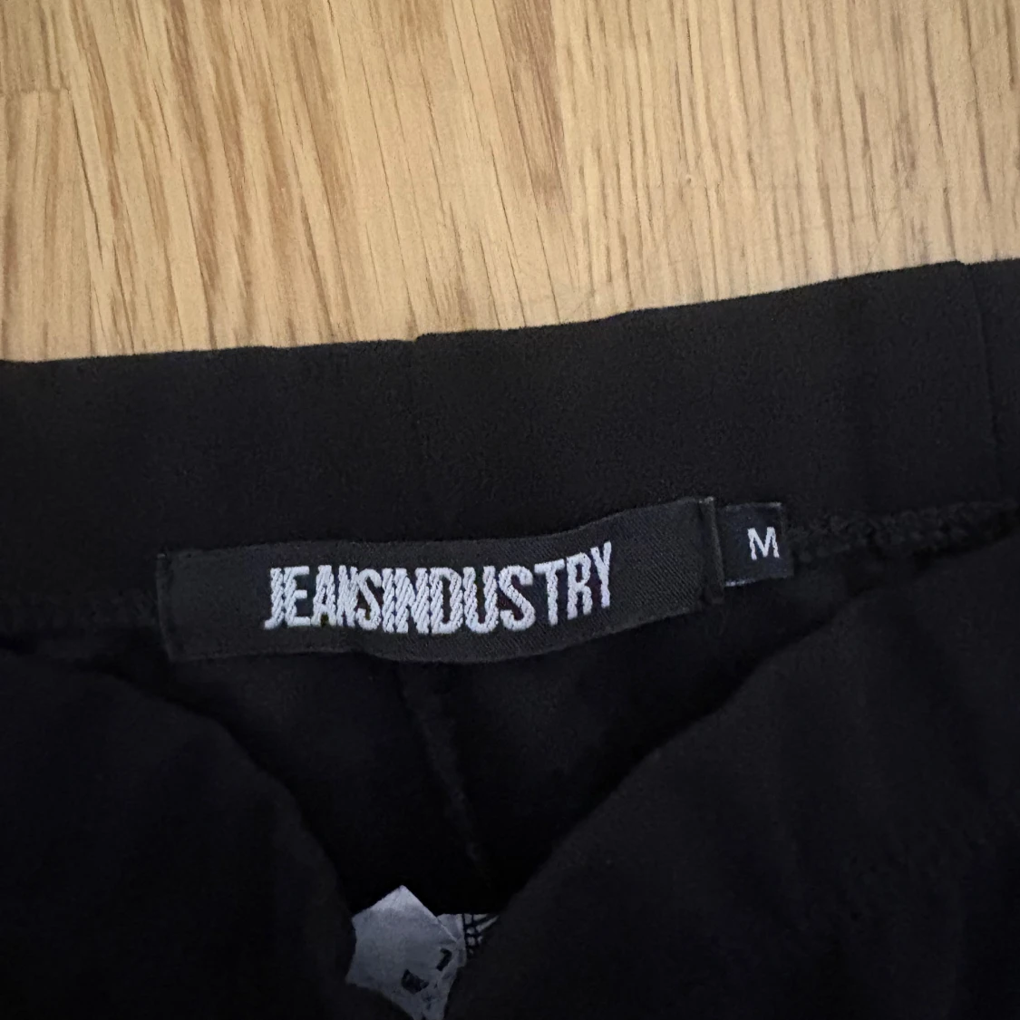 Svarta byxor med slits - 2