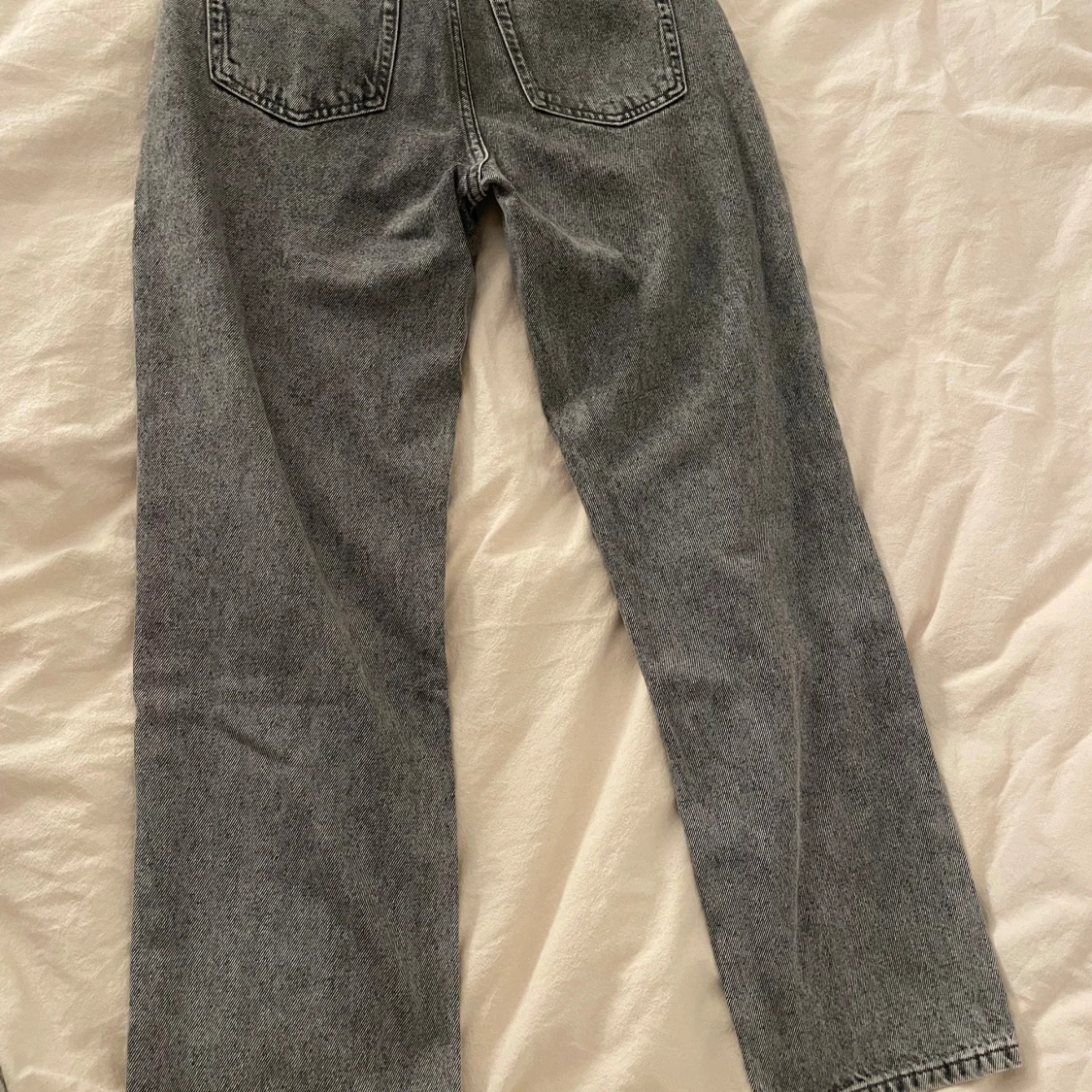 Grå raka jeans från grunt - 1