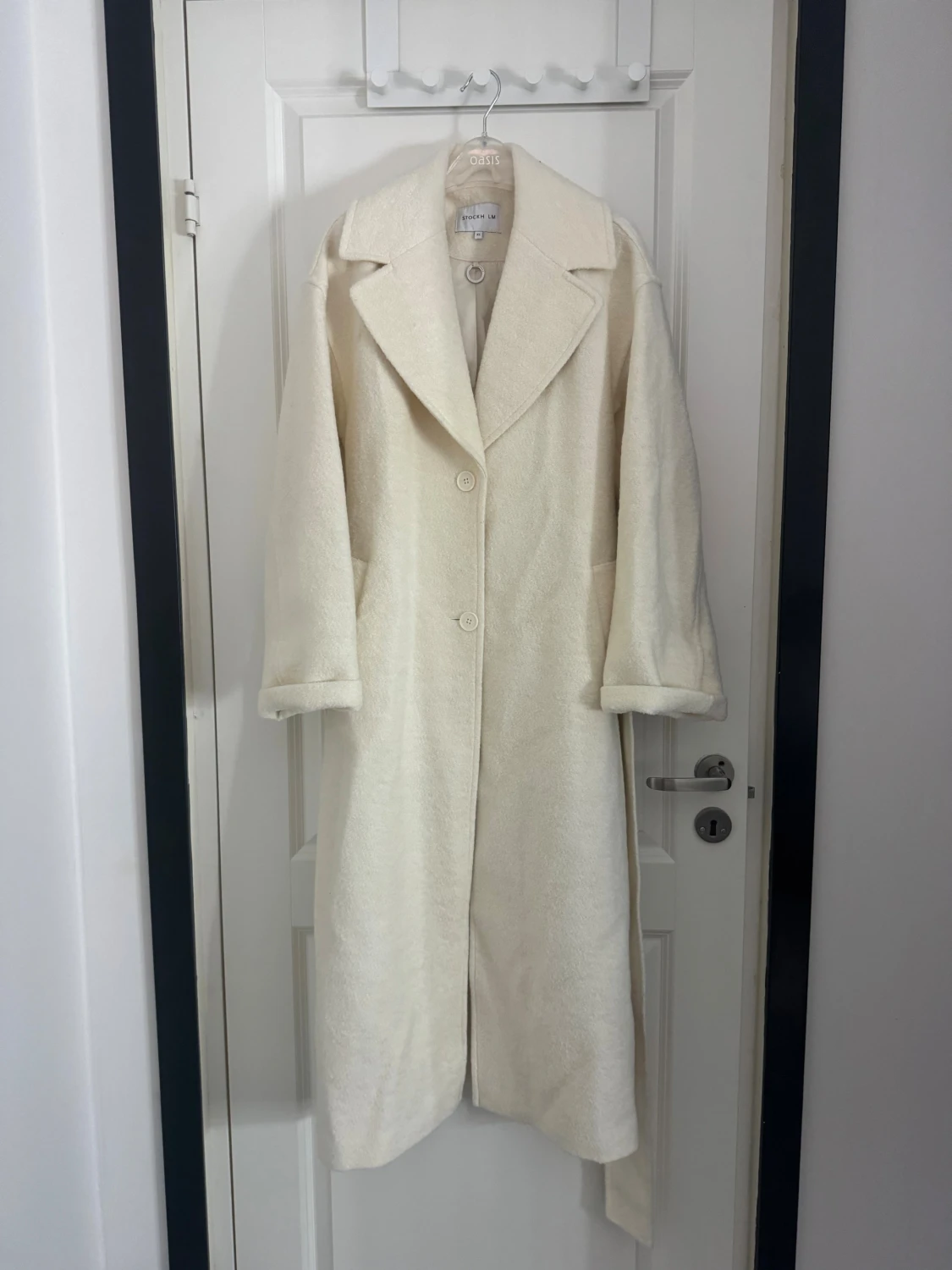 Vit ullkappa från STOCKH LM - skickar idag