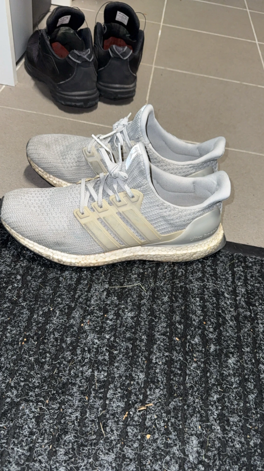 Adidas Ultraboost ljusgrå sneakers - 2