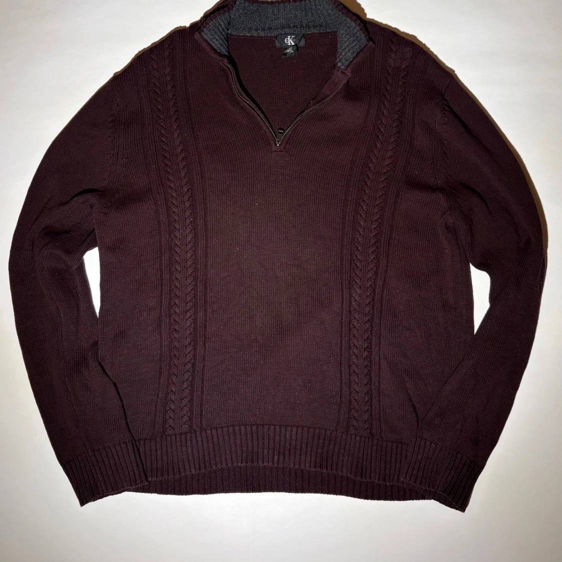 Vinröd stickad tröja med half zip